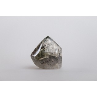 Krystal  Křišťálu s inkluzemi Lodolitu